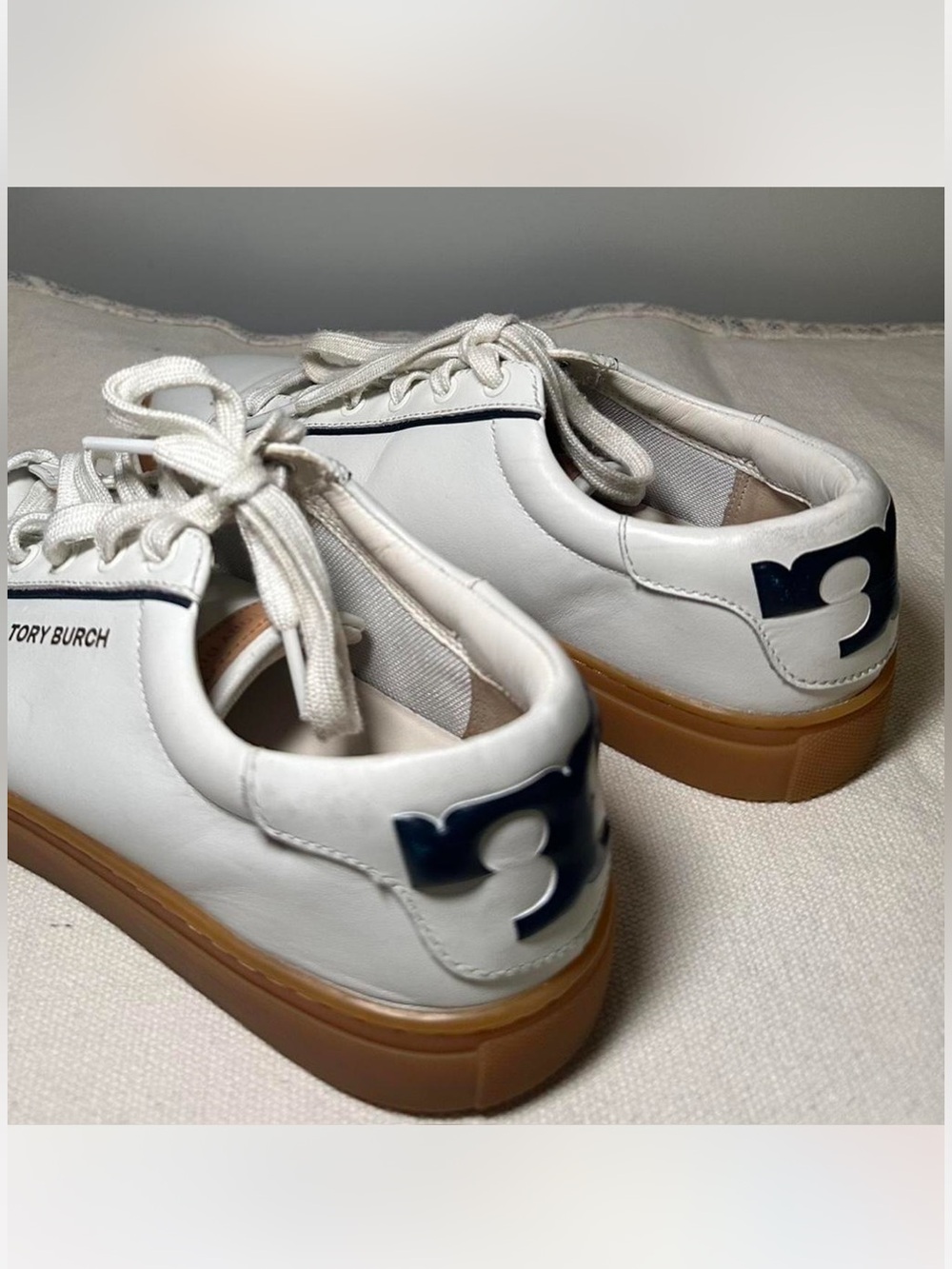 Tory Burch Olive Gum Sole Court
Sneaker Nappa Leather - Snow White/ Royal Navy - Picture 2 of 7